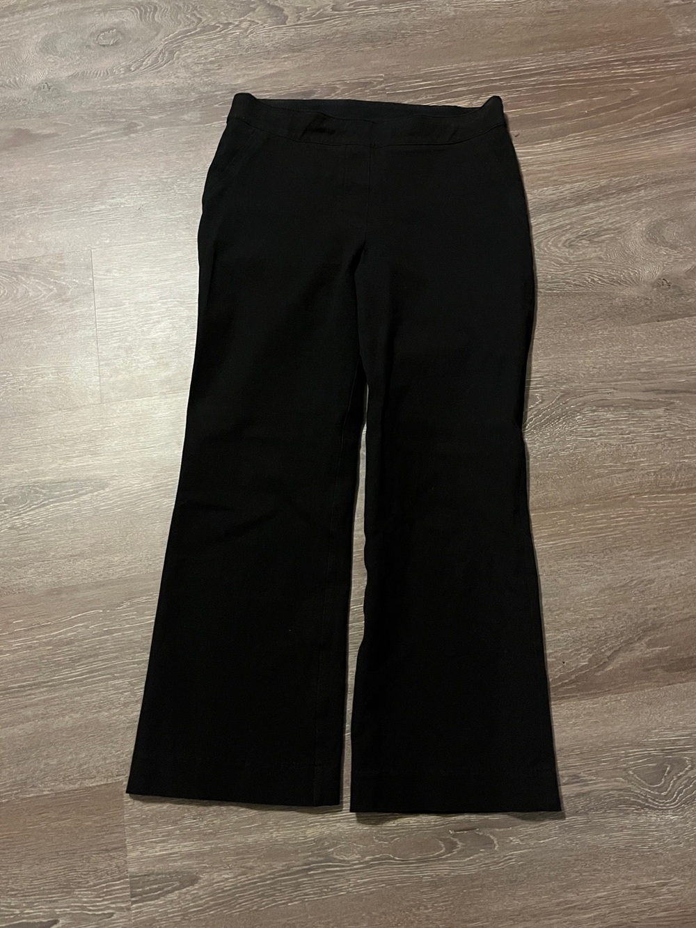 Black Spanx flare pants in a xs #flare #workwear